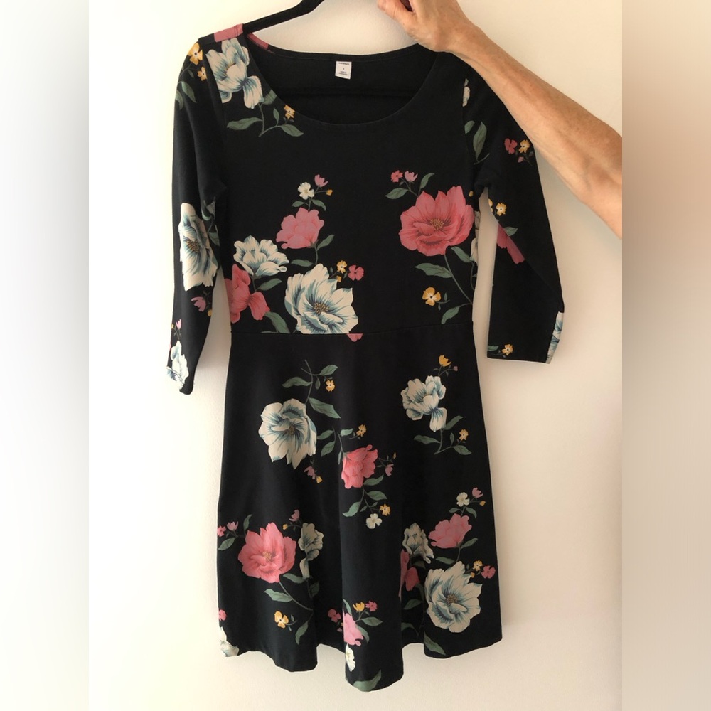 Old Navy Floral Dress –-Size Small